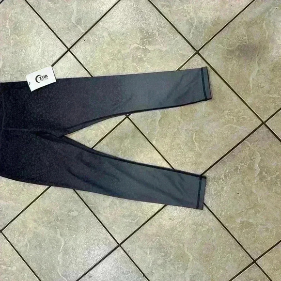 tea & cup Red Eyelet Romper Size Large - Picture 6 of 6